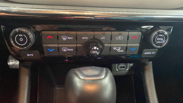 Used 2022 Jeep Compass Limited w/ Sun and Sound Group AWD/4WD image 18