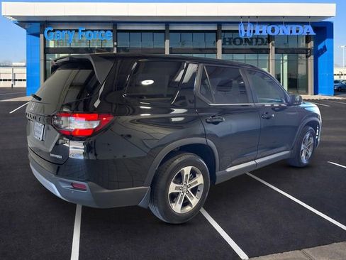 Certified 2024 Honda Pilot EX-L image 2