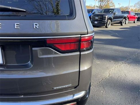 Used 2022 Jeep Wagoneer Series II w/ Premium Group I image 33