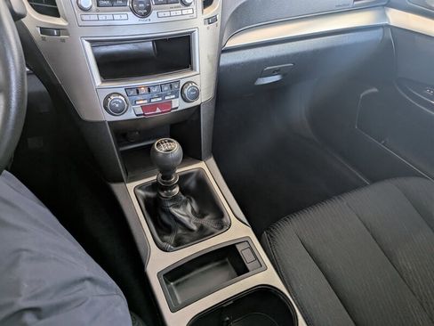 Used 2010 Subaru Legacy 2.5i image 36