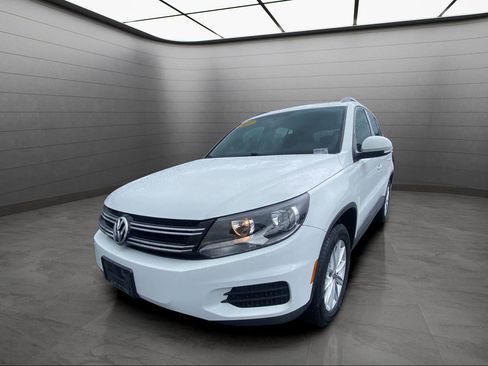 Used 2017 Volkswagen Tiguan S image 1