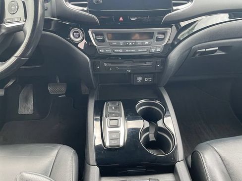 Used 2019 Honda Pilot Touring image 11