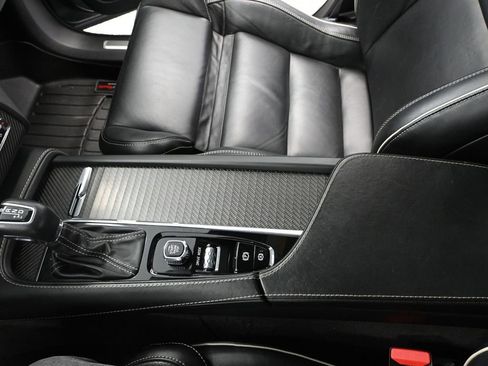 Used 2020 Volvo XC90 T5 R-Design image 34