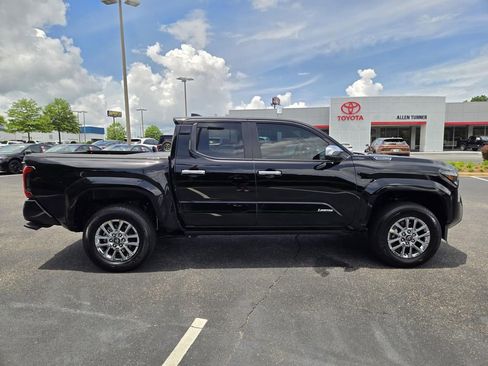 Used 2024 Toyota Tacoma Limited AWD/4WD image 12