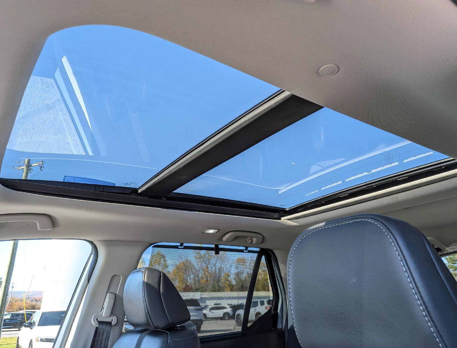 Certified 2025 Honda Pilot Touring image 13