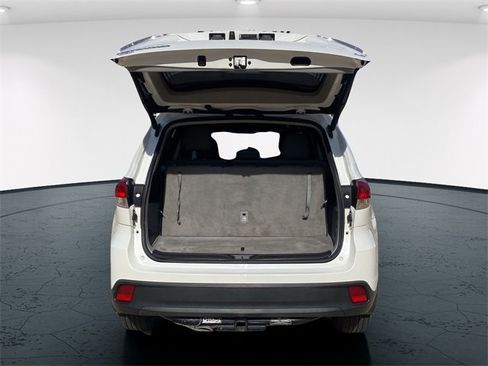 Used 2019 Toyota Highlander Plus image 13