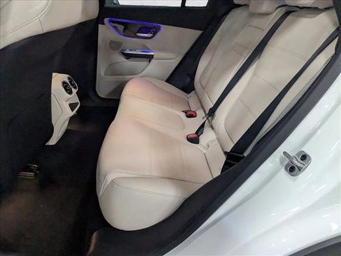 Used 2026 Mercedes-Benz GLC 300 image 14