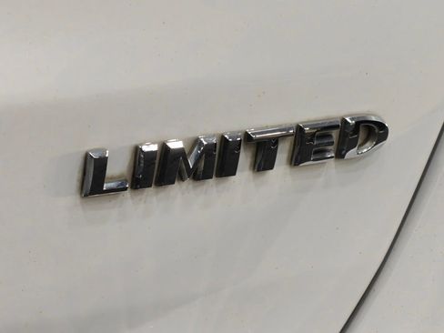 Used 2017 Jeep Grand Cherokee Limited AWD/4WD image 56