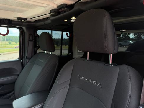 Used 2020 Jeep Wrangler Unlimited Sahara AWD/4WD image 13