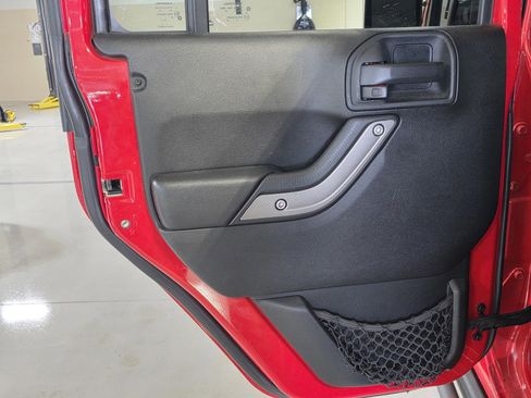 Used 2016 Jeep Wrangler Unlimited Sport image 10