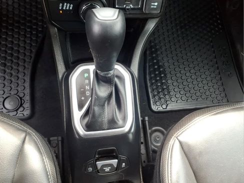 Used 2023 Jeep Renegade Limited AWD/4WD image 19