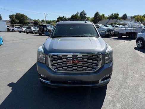 Used 2019 GMC Yukon Denali w/ Denali Ultimate Package AWD/4WD image 3