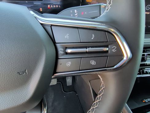 New 2026 Chevrolet Traverse LT image 18