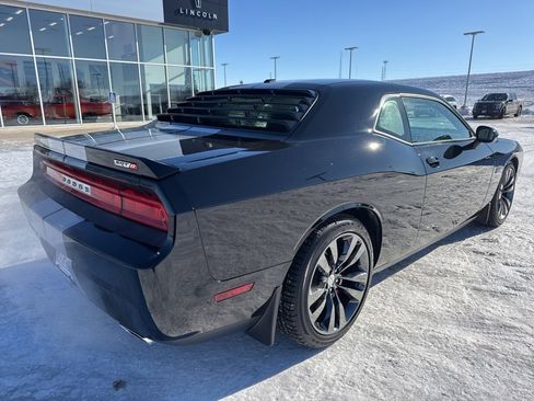 Used 2014 Dodge Challenger SRT8 image 29