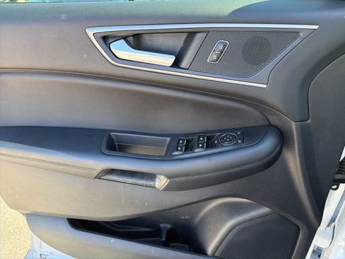 Used 2021 Ford Edge SEL w/ Convenience Package image 16