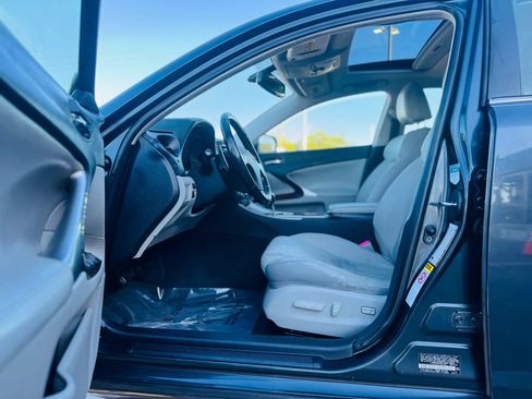 Used 2007 Lexus IS 250 RWD image 9