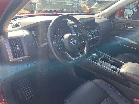 Certified 2024 Nissan Pathfinder Platinum image 6