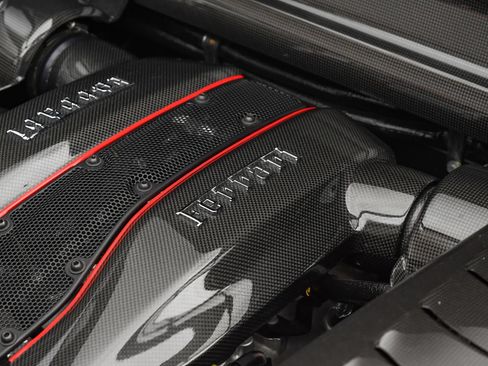 Used 2020 Ferrari 488 Pista Coupe RWD image 17