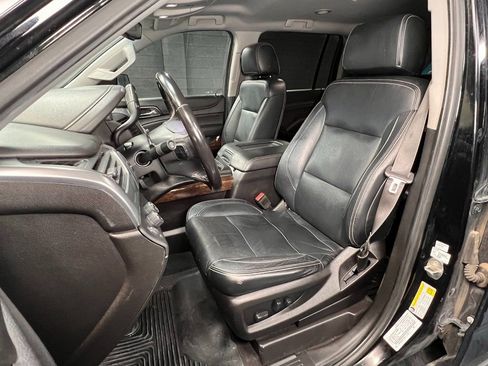 Used 2019 Chevrolet Suburban LS image 3