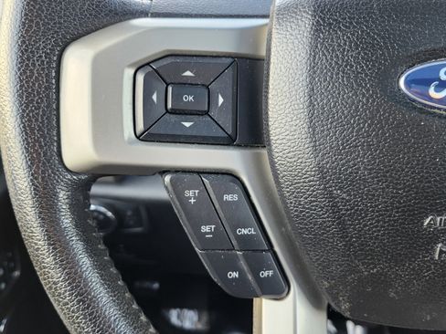 Used 2015 Ford F150 Lariat image 40