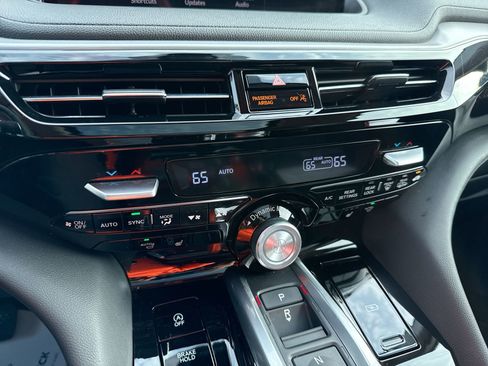 Used 2024 Acura MDX FWD image 17