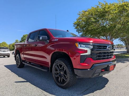 Used 2024 Chevrolet Silverado 1500 LT Trail Boss w/ LT Trail Boss Premium Package AWD/4WD image 2