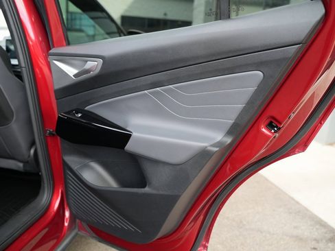 Used 2023 Volkswagen ID.4 Pro S Plus image 36