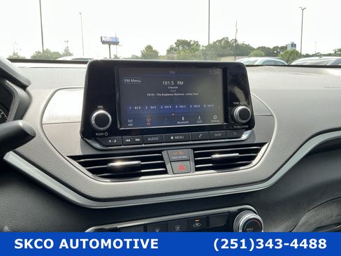 Used 2024 Nissan Altima 2.5 S FWD image 16