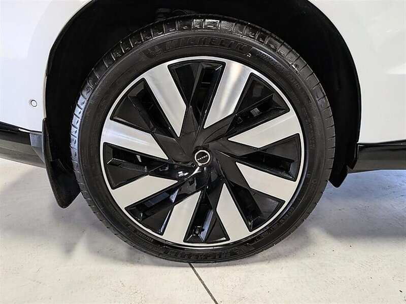 Used 2025 Volvo EX90 Ultra AWD/4WD image 13