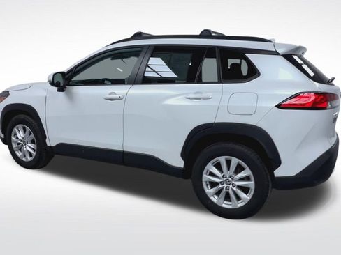 Certified 2024 Toyota Corolla Cross LE image 7