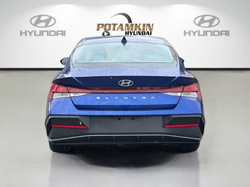 Used 2024 Hyundai Elantra SEL FWD image 6