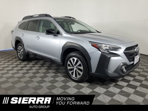 Used 2025 Subaru Outback Premium AWD/4WD image 1