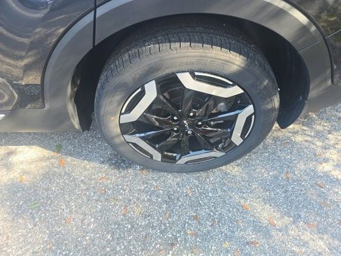 Certified 2025 Kia Telluride S image 28