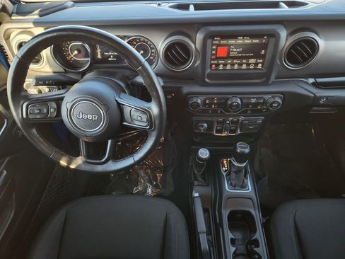 Used 2021 Jeep Gladiator Willys image 23