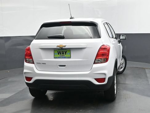 Used 2020 Chevrolet Trax LS w/ Tint and Cruise Package AWD/4WD image 27