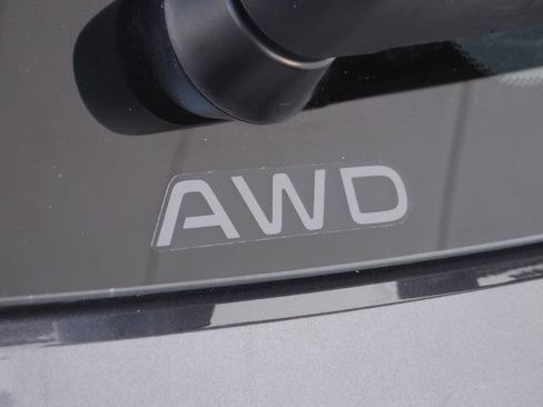 Used 2024 Honda HR-V LX image 10