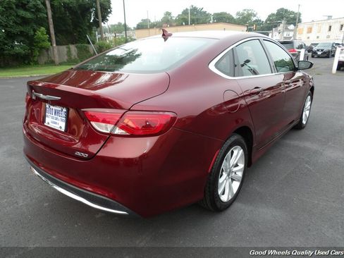 Used 2016 Chrysler 200 Limited w/ Anniversary Edition FWD image 5