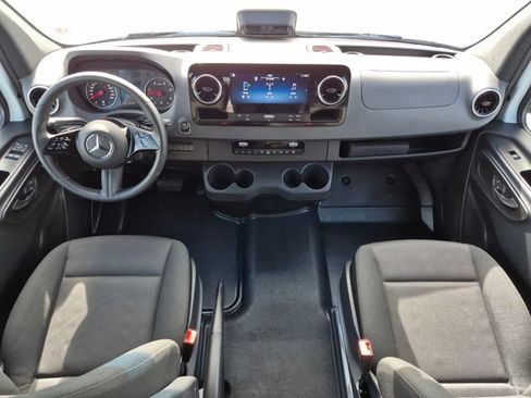 Used 2025 Mercedes-Benz Sprinter 2500 image 14