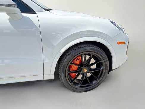 Used 2020 Porsche Cayenne Turbo image 48