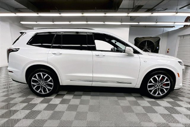 Used 2024 Cadillac XT6 Sport w/ Technology Package AWD/4WD image 15