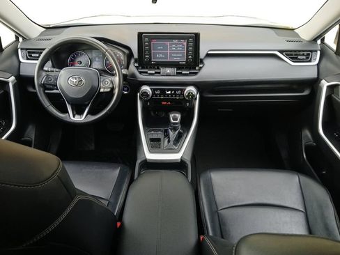 Used 2020 Toyota RAV4 XLE Premium FWD image 20