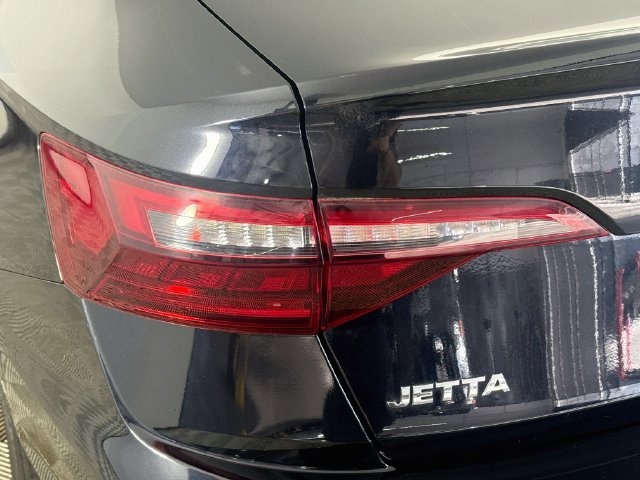Used 2021 Volkswagen Jetta SEL FWD image 35