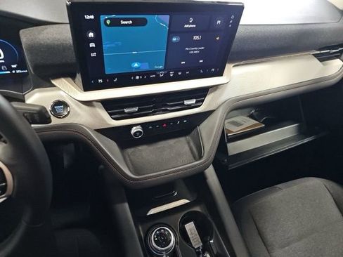 Used 2025 Ford Explorer Active AWD/4WD image 17