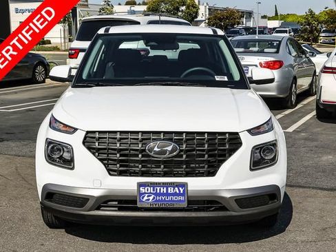 Certified 2024 Hyundai Venue SE FWD image 2