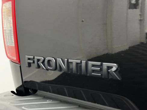 Used 2020 Nissan Frontier SV w/ Midnight Edition Floor Mats AWD/4WD image 8