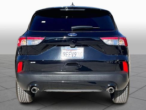 Used 2022 Ford Escape SE w/ SE Sport Appearance Package image 4