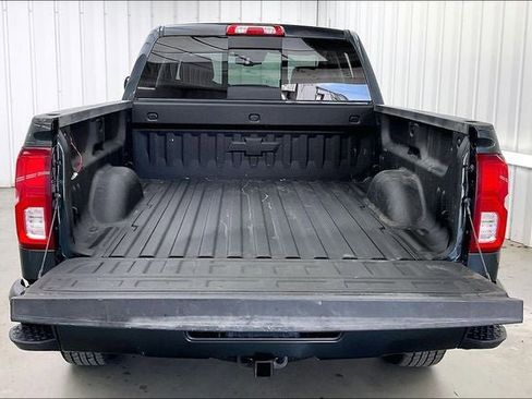 Used 2018 Chevrolet Silverado 1500 LTZ Z71 w/ LTZ Plus Package AWD/4WD image 34