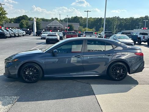 Used 2026 Toyota Camry SE w/ Convenience Package FWD image 6