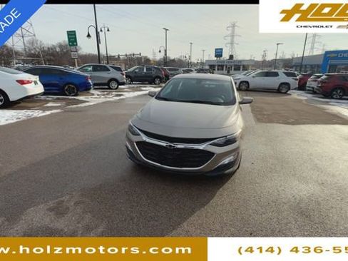 Used 2022 Chevrolet Malibu RS image 3