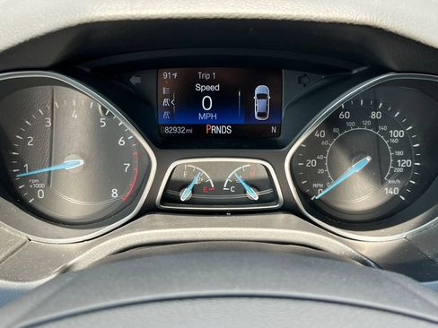 Used 2018 Ford Focus Titanium w/ Titanium Technology Package FWD image 18